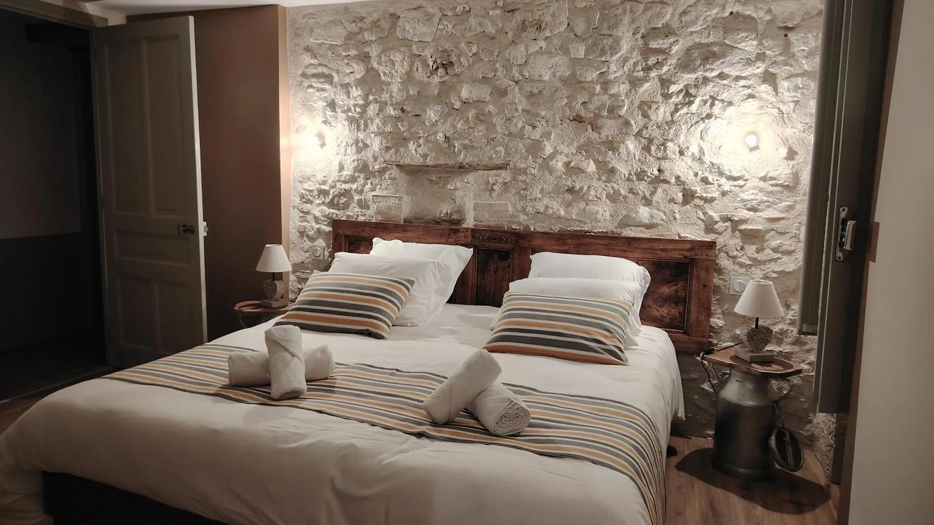 Gites Et Chambre D'Hotes Le Vieux Chene Lhuis Bed & Breakfast