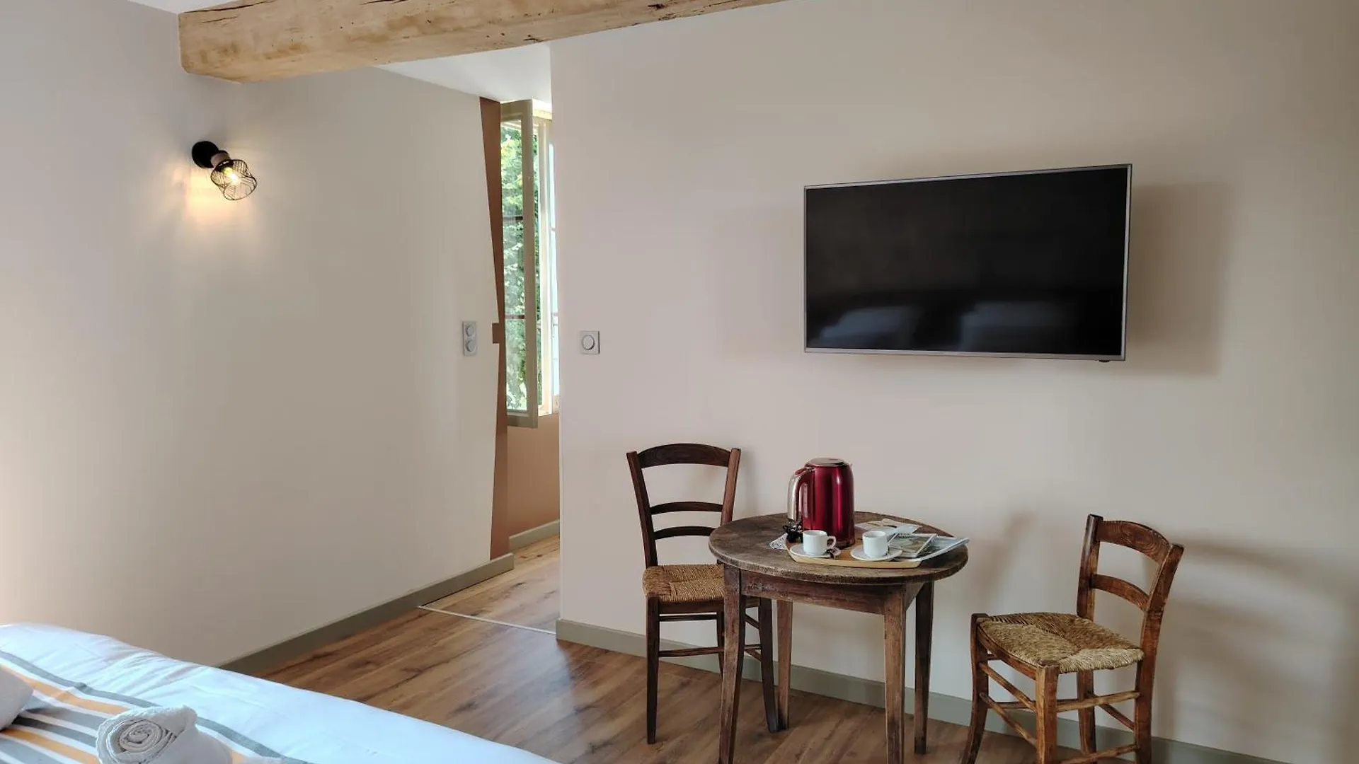 Gites Et Chambre D'Hotes Le Vieux Chene Lhuis Bed & Breakfast