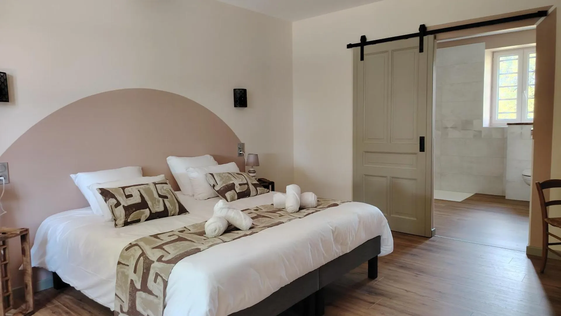 Gites Et Chambre D'Hotes Le Vieux Chene Lhuis Bed & Breakfast