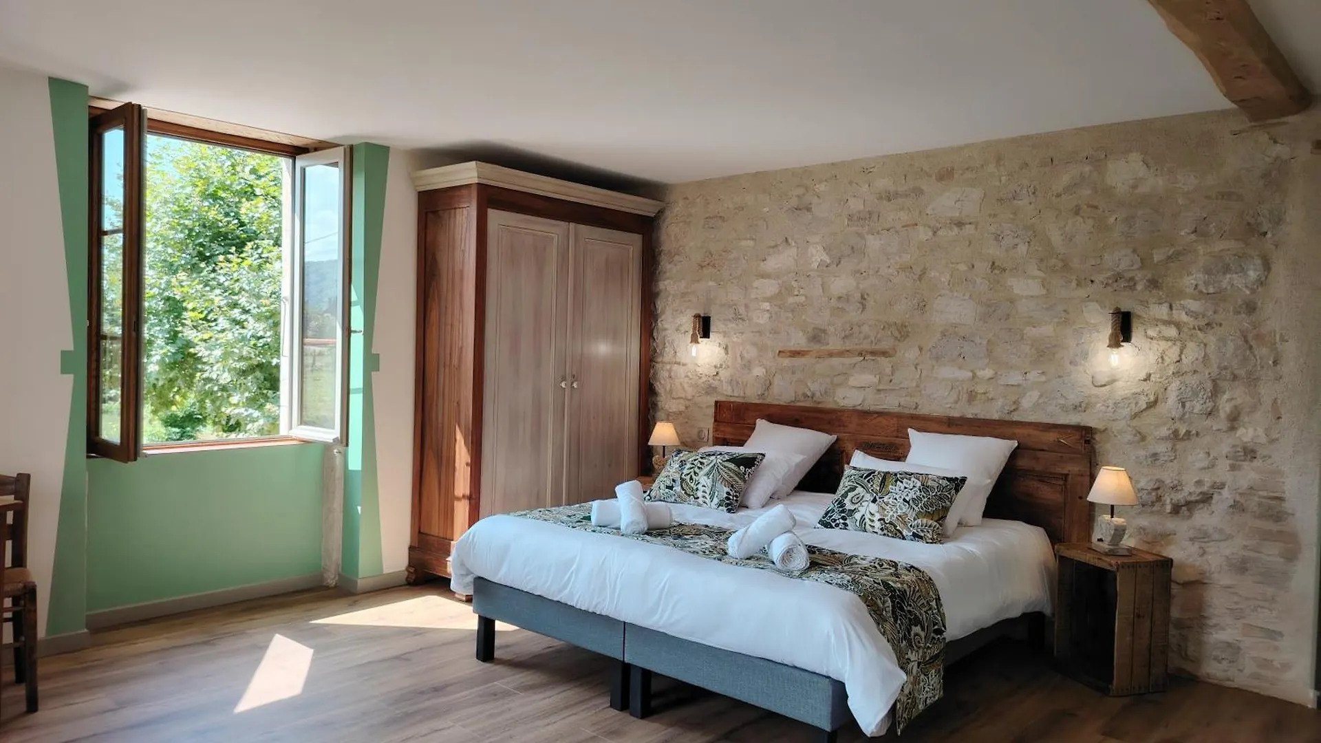 Gites Et Chambre D'Hotes Le Vieux Chene Lhuis